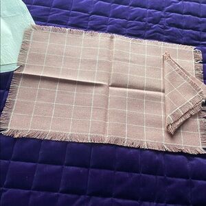Mauve- set of four placemats with napkins & matching table runner. New vintage.